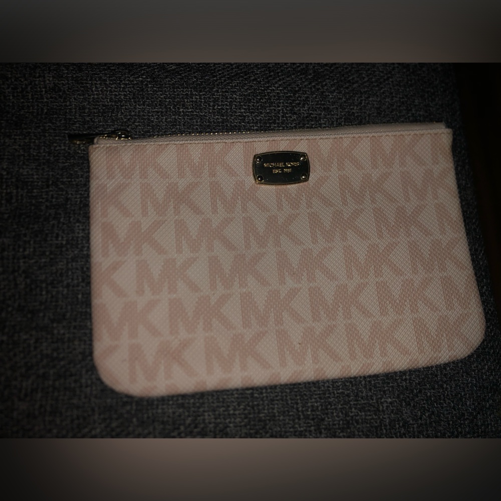 Micheal Kors clutch